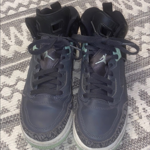 Air Jordan 4 Retro ‘Green Glow’ Shoes - Picture 3 of 4